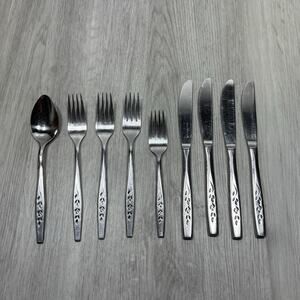 9 DINNER KNIVES, FORKS + ONEIDACRAFT DELUXE CAPISTRANO Stainless Steel Flatware